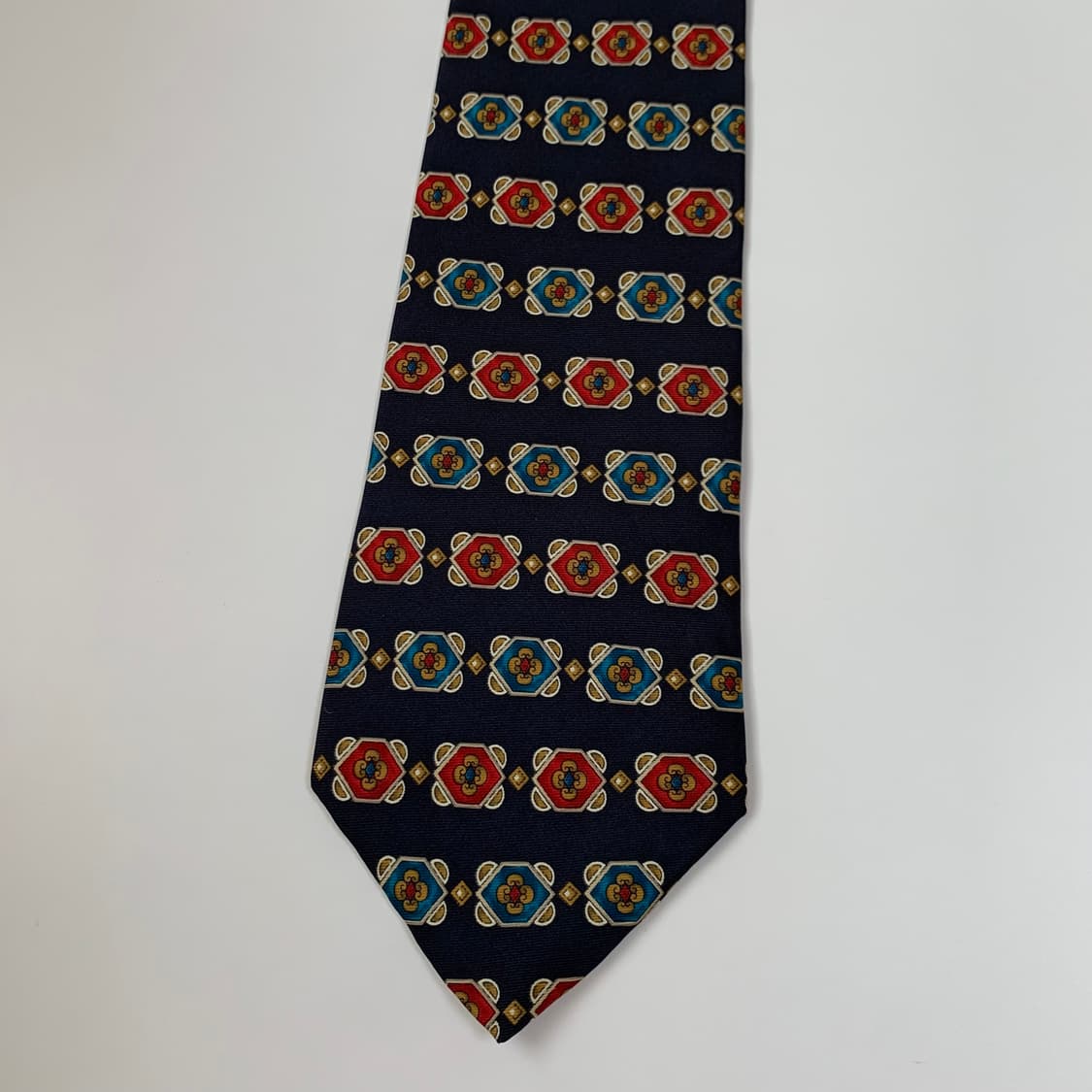 디올(Dior) 기하학적패턴 최상급 명품넥타이 A+ 결혼식룩 코디 상품이미지10