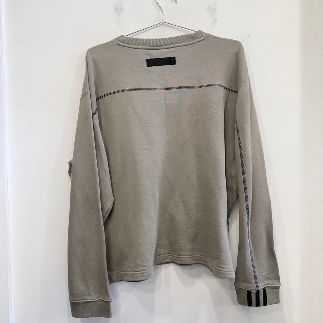 아디다스 크롭 오버핏 맨투맨 상품이미지2