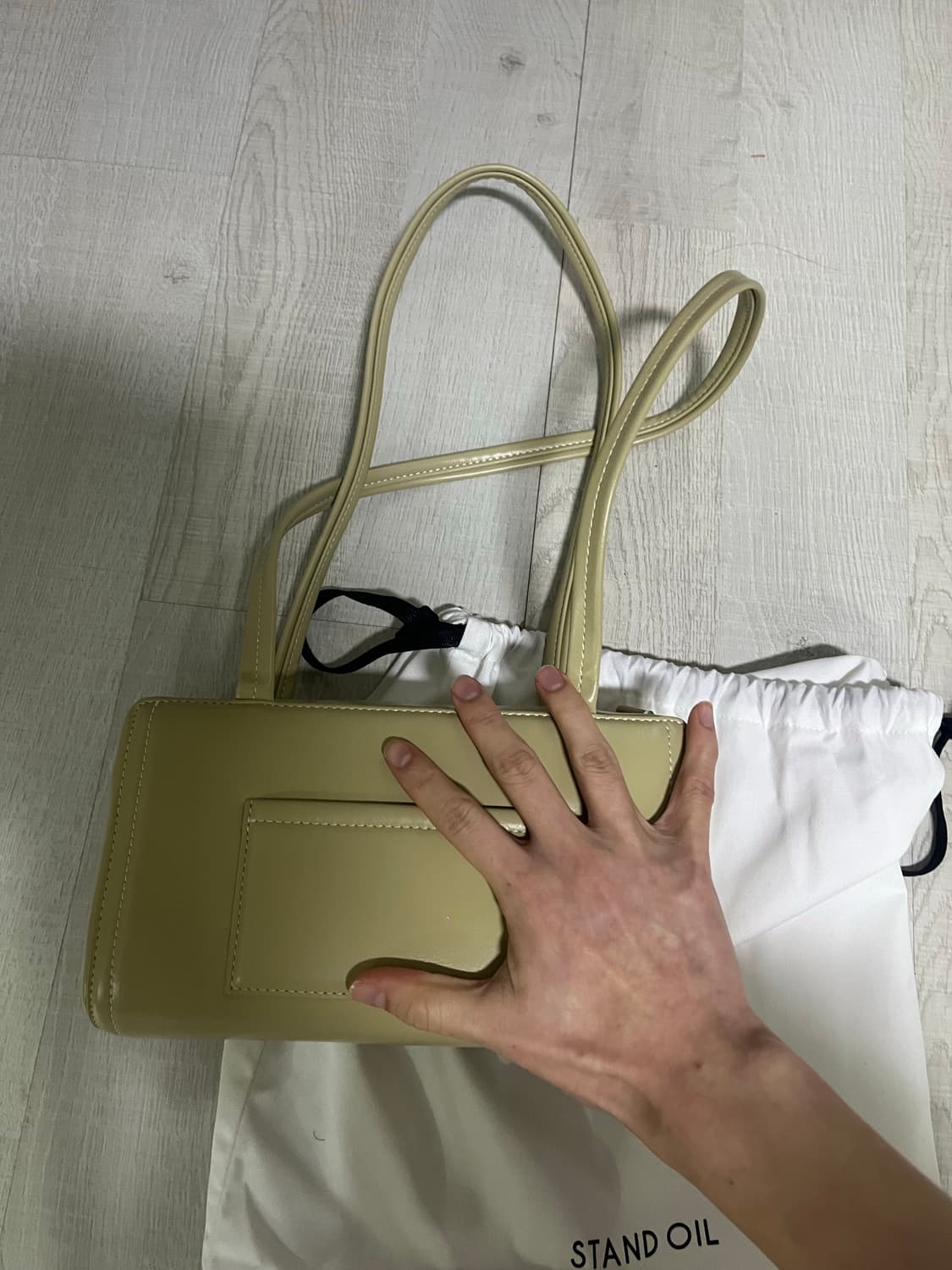 스탠드 오일 포스트백 샌드컬러 새상품 상품이미지4