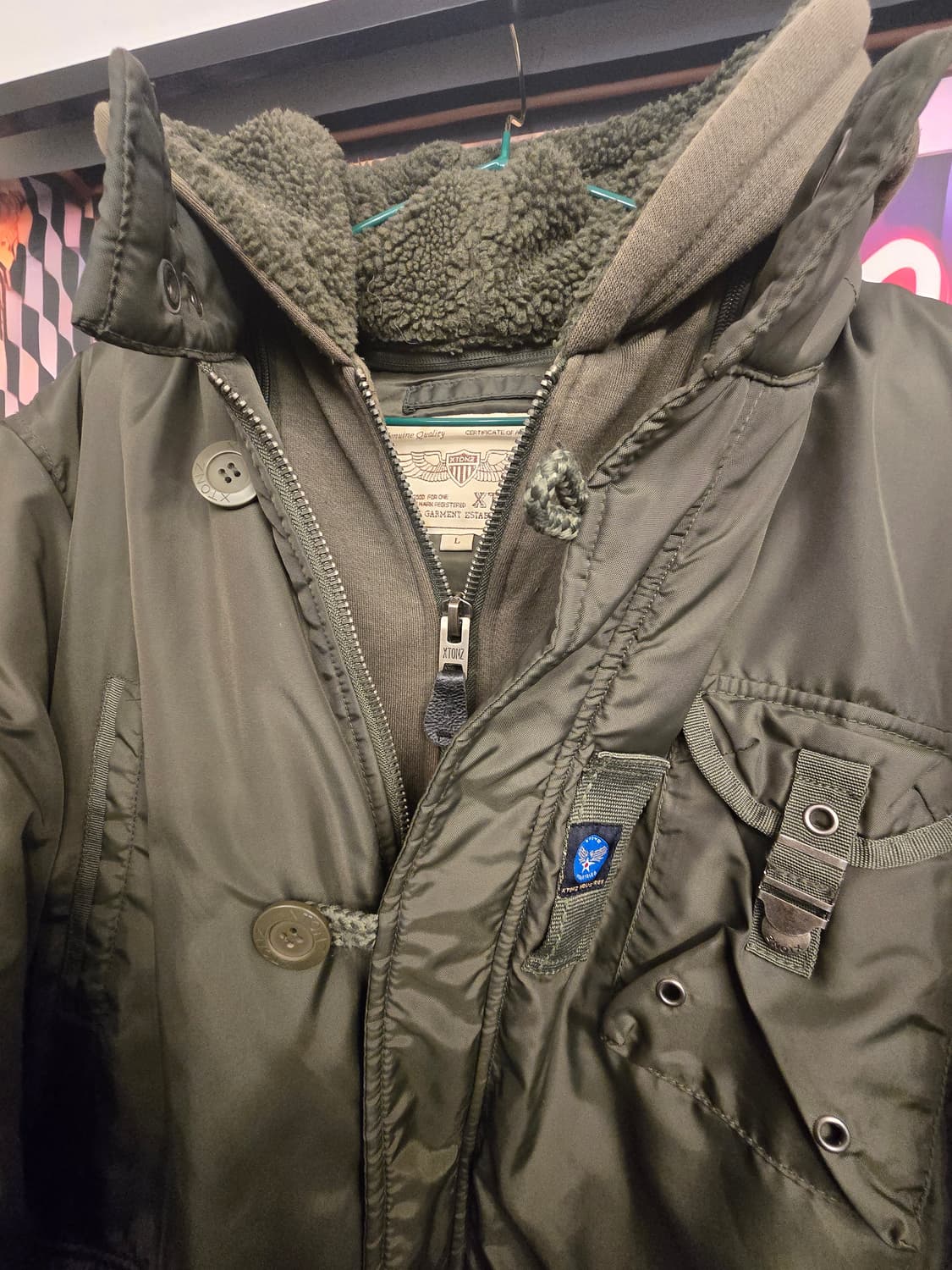 엑스톤즈(XTONZ) 브랜드의 N3B 밀리터리패딩 상품이미지2