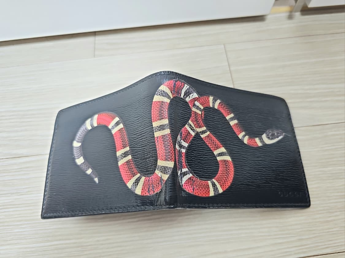구찌 정품 킹스네이크 반지갑 팝니다 상품이미지3