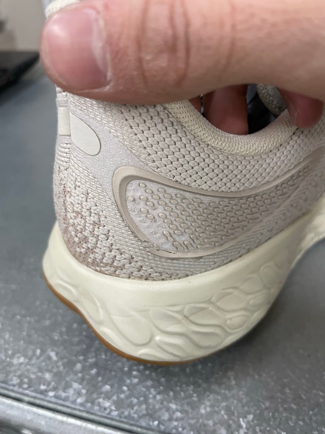 뉴발란스 프레쉬 폼 베이지 265 상품이미지7