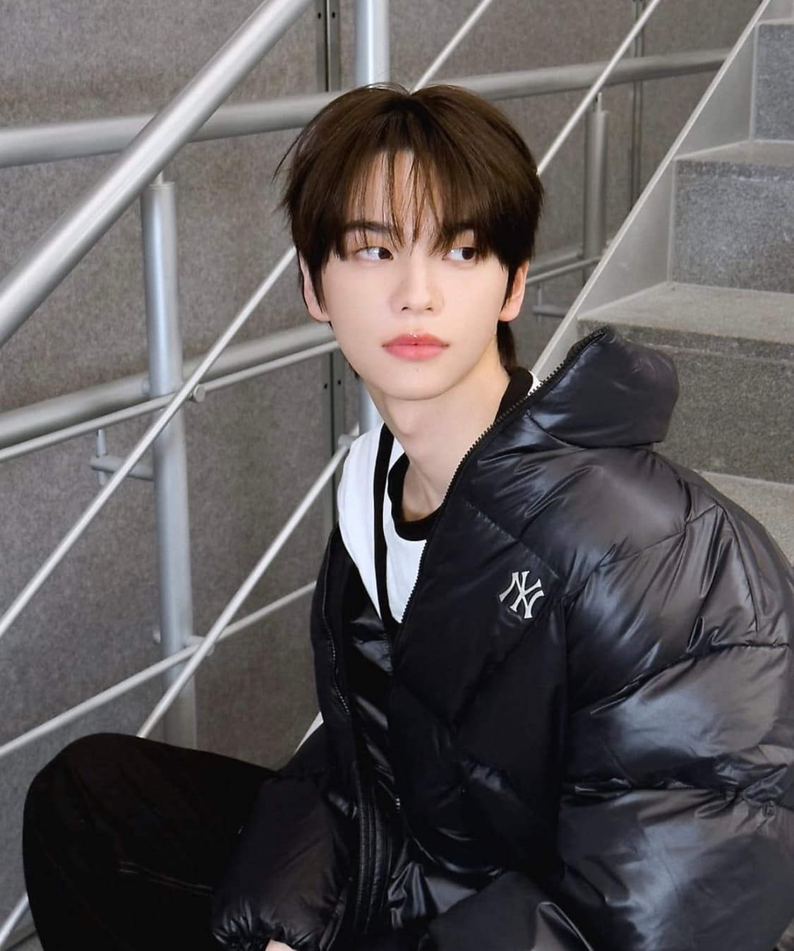 [에이티즈 산,키스오프라이프 쥴리,투어스 신유 착용] mlb 커브숏패딩 상품이미지2