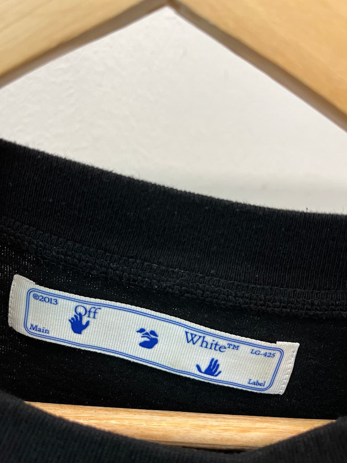 100) 오프화이트 에로우 반팔티  상품이미지3