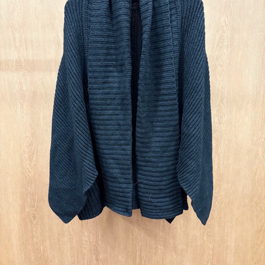 올세인츠 긴팔 니트 가디건 오픈 프론트 드레이프 립 조직 디테일 블랙 상품이미지5