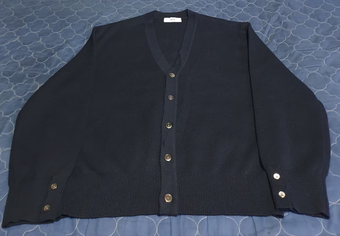 엘무드 오디너리 크롭 브이넥 가디건 네이비 (50사이즈) 상품이미지1