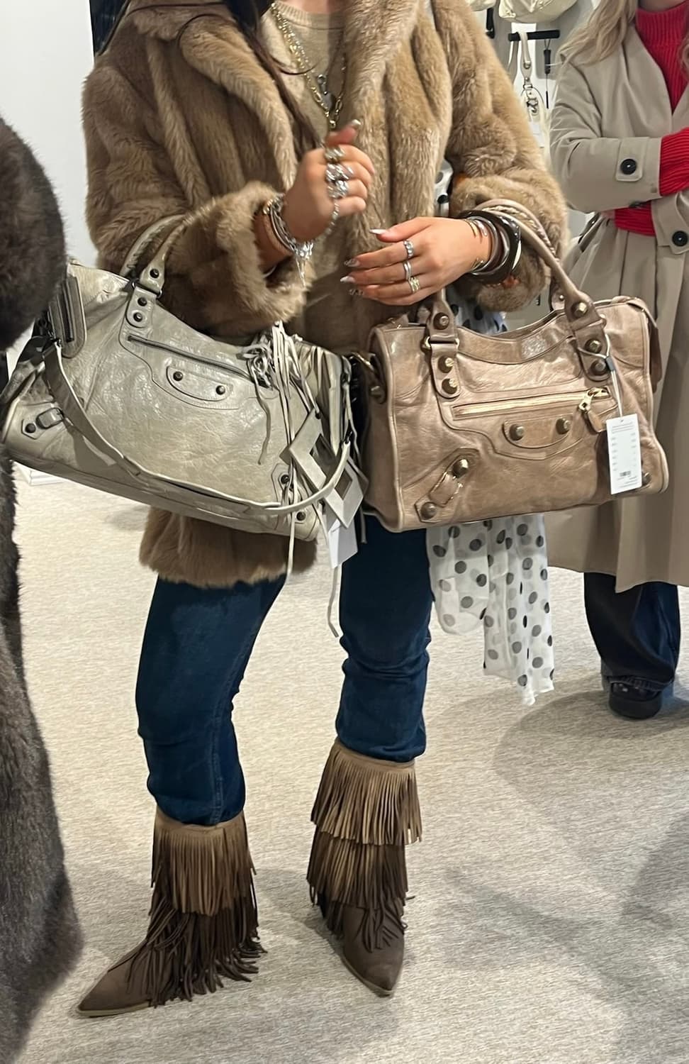 발렌시아가 자이언트 모터백 미디움 은장 베이지브라운 상태A- 상품이미지10