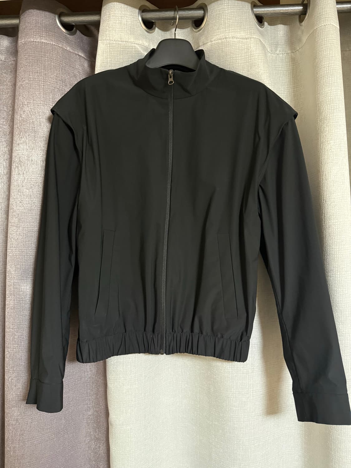 아모멘토 24ss 디테쳐블 하이넥 집업 자켓 m 상품이미지2