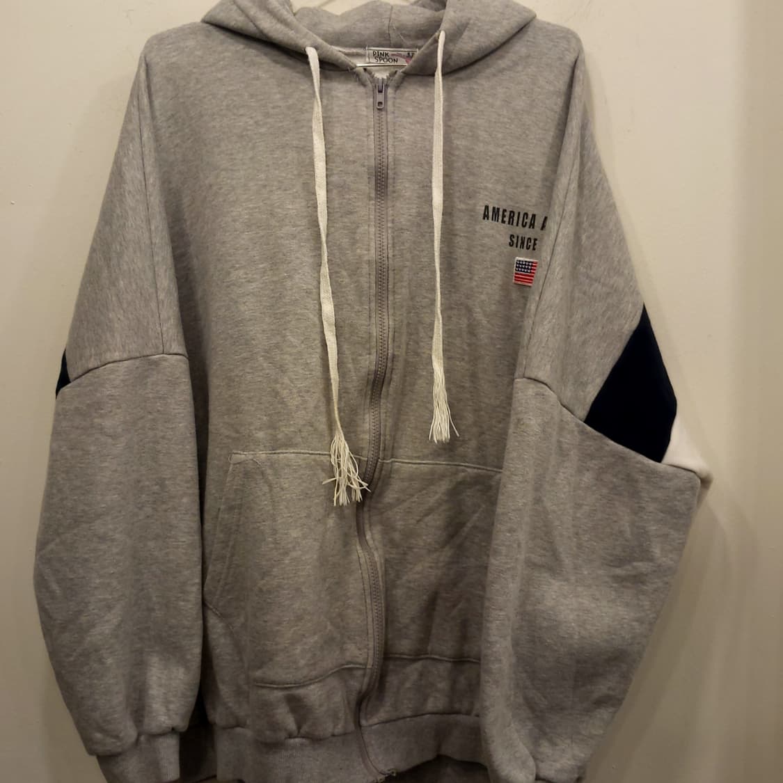 핑크수푼 캐주얼 아메리카 패치 후드집업
프리사이즈 상품이미지2