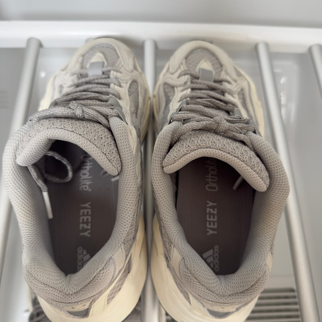 이지부스트 700 v2 스태틱 235 상품이미지4