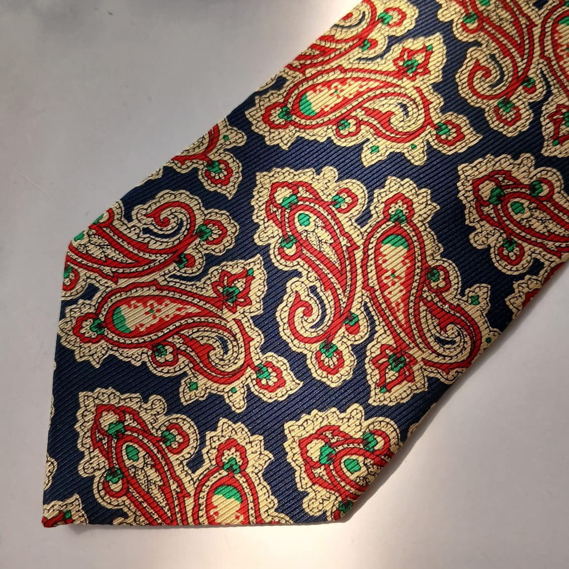 아쿠아스큐텀 네이비 레드 페이즐리 넥타이 9.5cm A+등급 E777
 상품이미지7