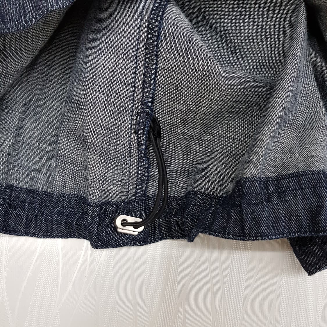 한섬 래트 2022 데님 셔링 블라우스82-94-160 상품이미지5