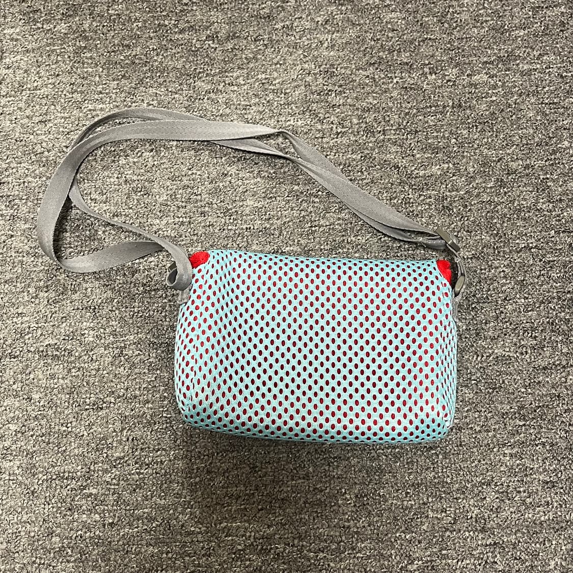 미스치프 쿠션 미니 크로스백 스카이블루 상품이미지3