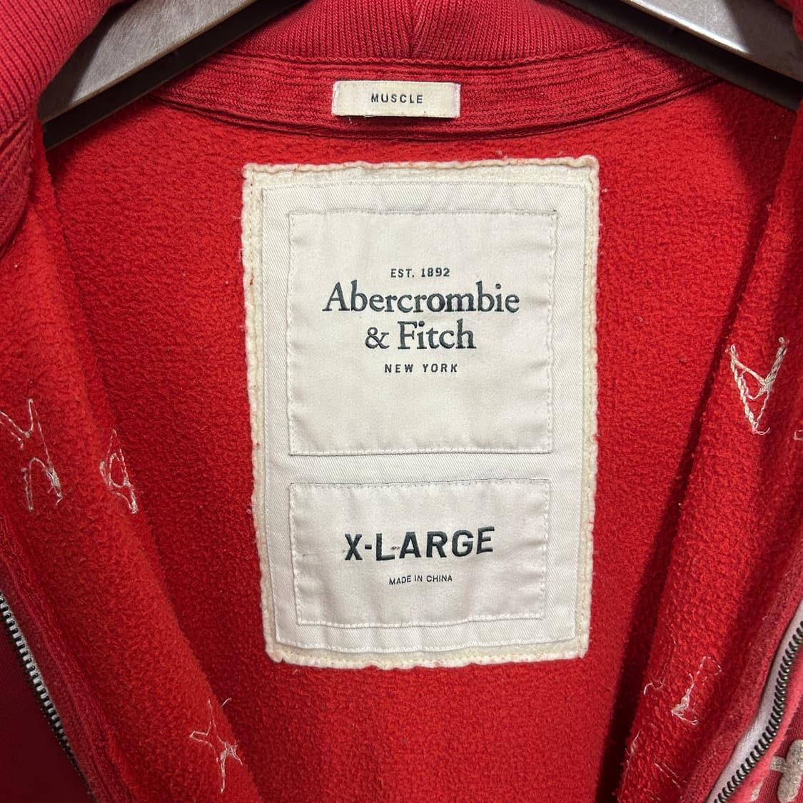 아베크롬비 y2k 빅로고 후드집업 레드 상품이미지5