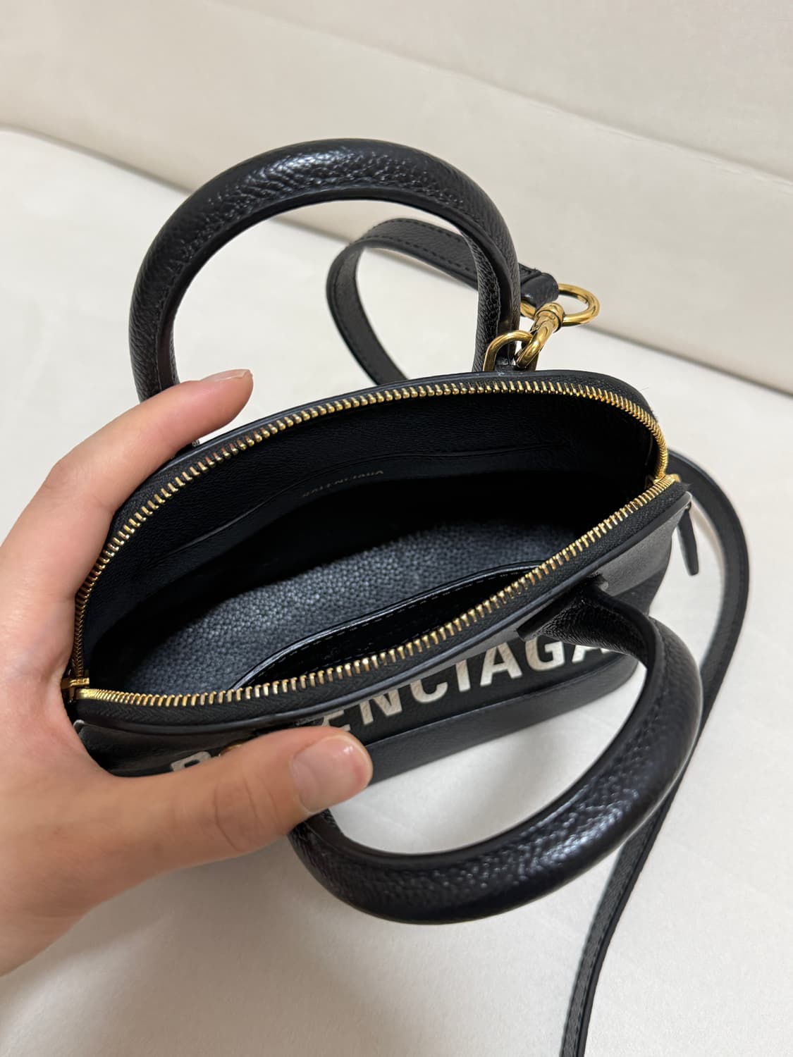발렌시아가 빌탑 핸들백 xxs 블랙 상품이미지8