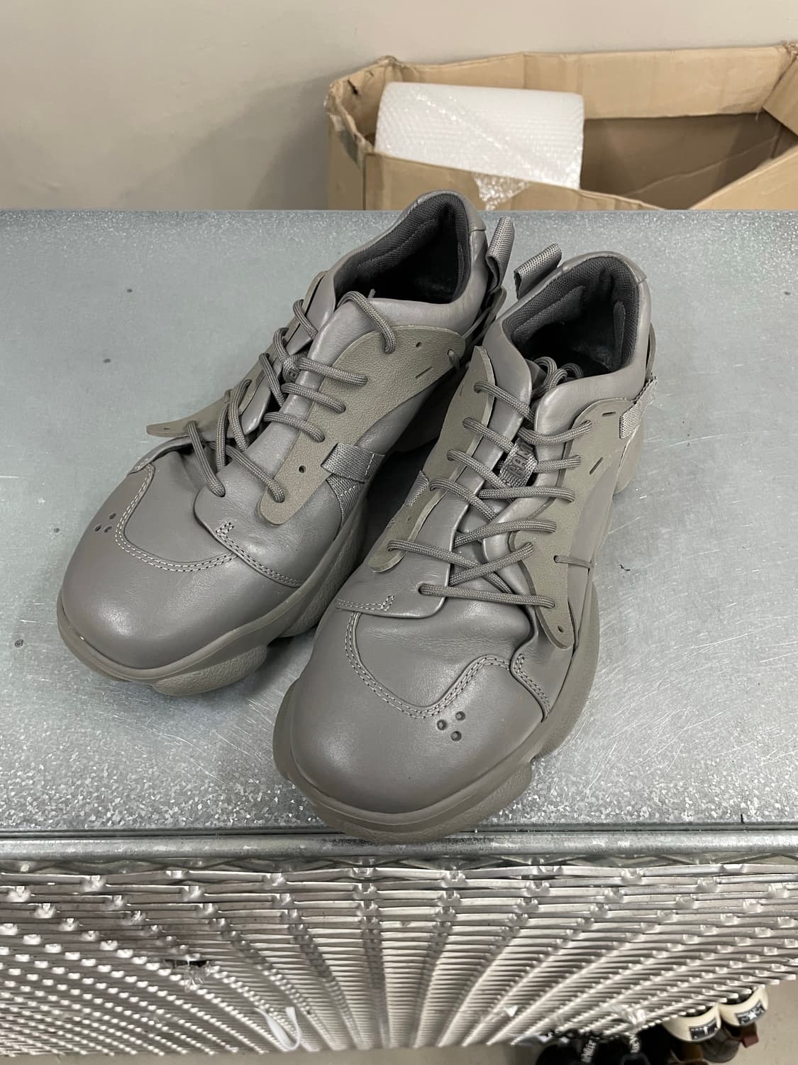 캠퍼 카스트 레더 스니커즈 그레이 42 상품이미지2