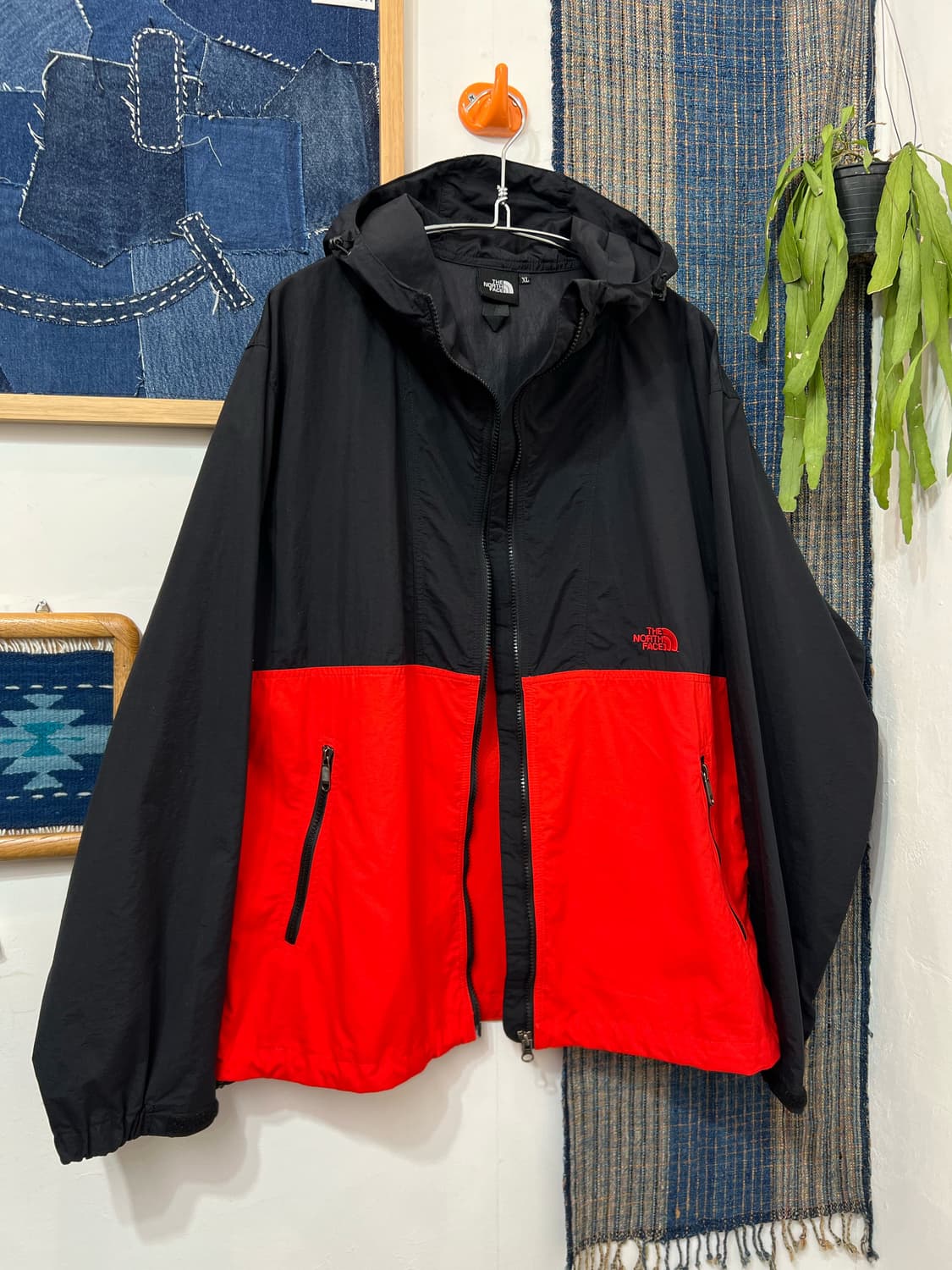 The North Face Windbreaker Hooded Zip-Up 상품이미지9