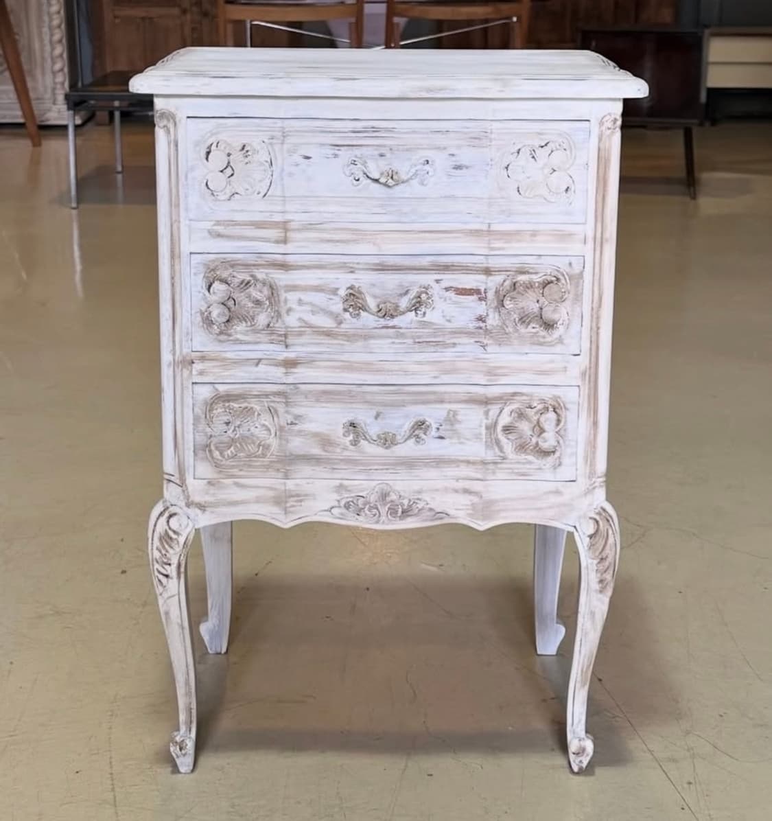 빈티지가구 앤틱가구 프렌치 셰비 서랍장 상품이미지3