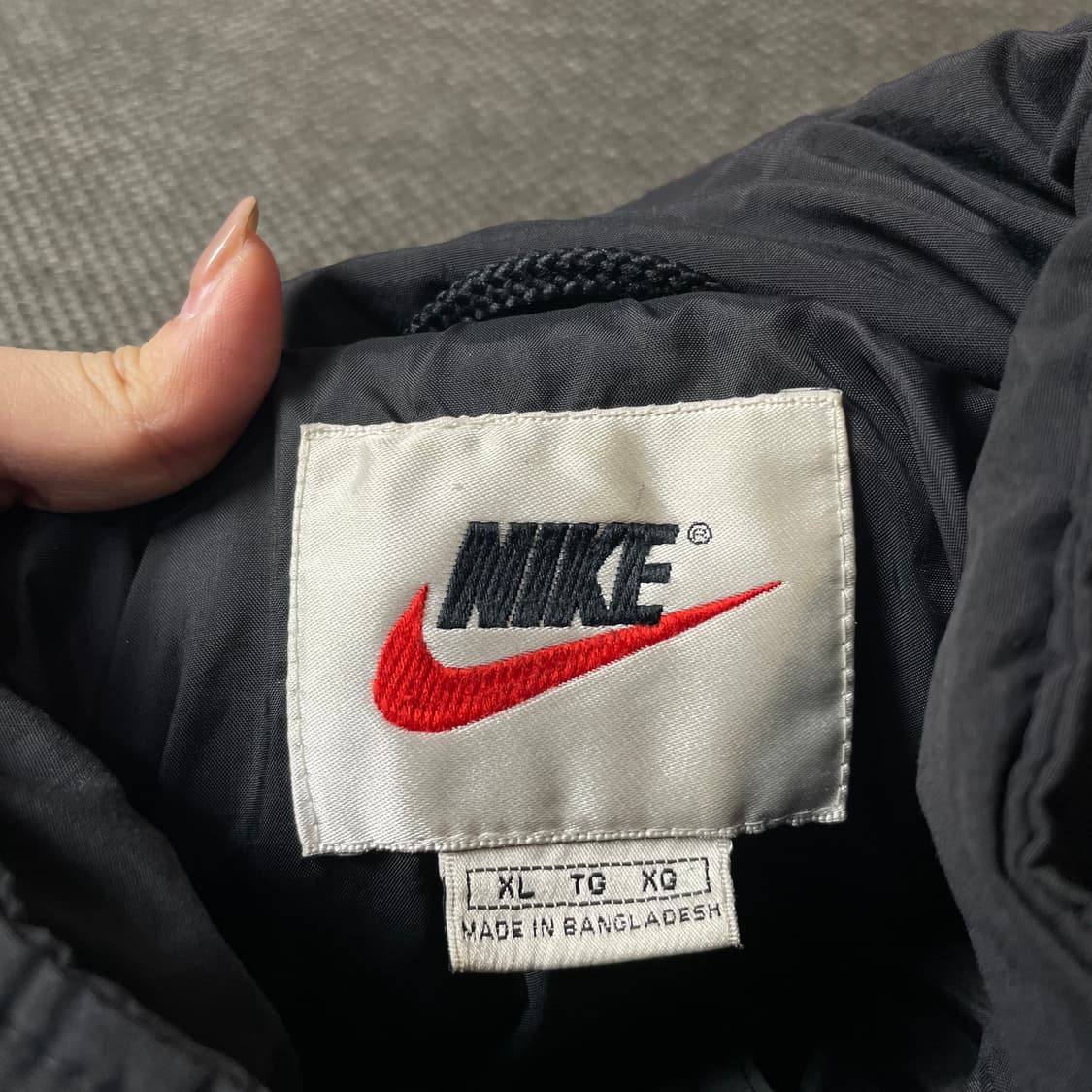 나이키 블랙 스우시 패딩 자켓 XL 상품이미지4