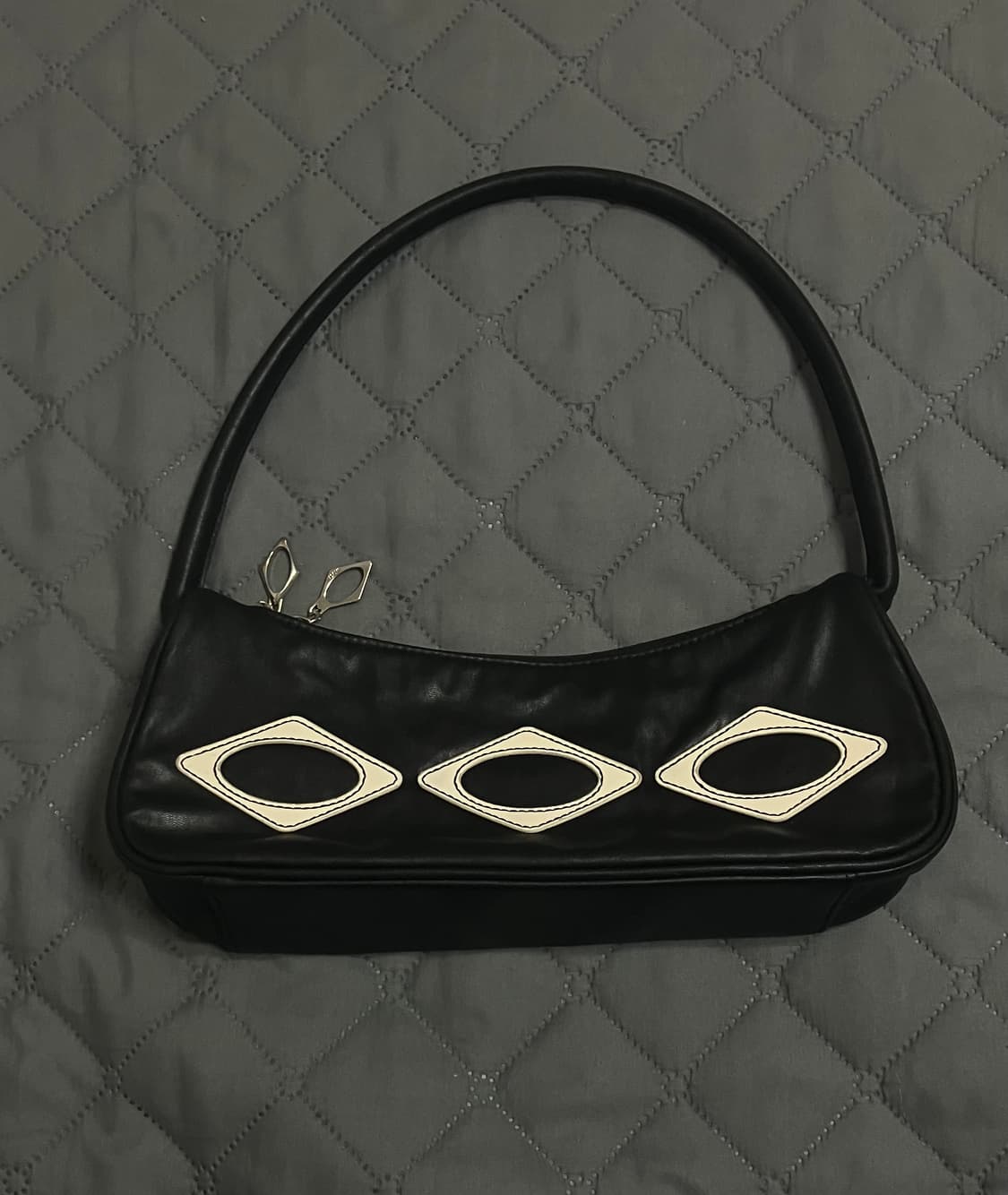 미스치프 롬버스 레더 숄더백 상품이미지1