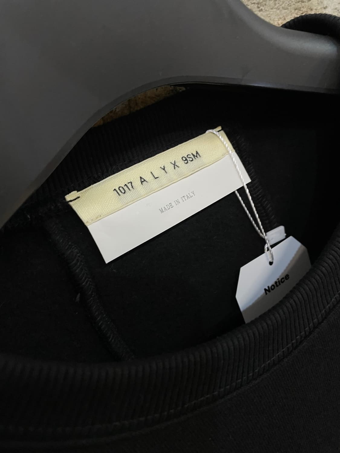 1017 알릭스 9SM 크루넥 맨투맨 상품이미지3