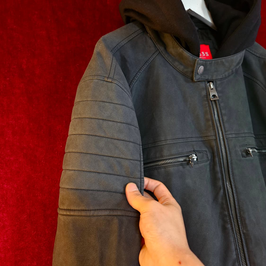 게스(GUESS) 다니엘블랙 PU 후디 차콜 바이커 자켓 L size 상품이미지4