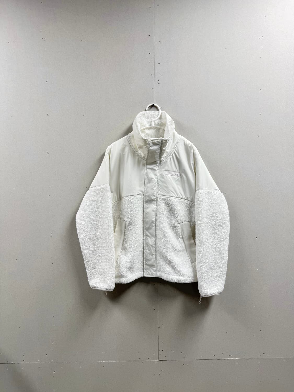 여성 M / 언더아머 뽀글이 후리스 집업 화이트 상품이미지1