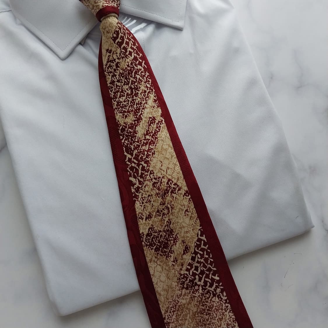 피에르 발망 레드&베이지 아트워크 넥타이 9.7cm A+등급 K1070
 상품이미지7