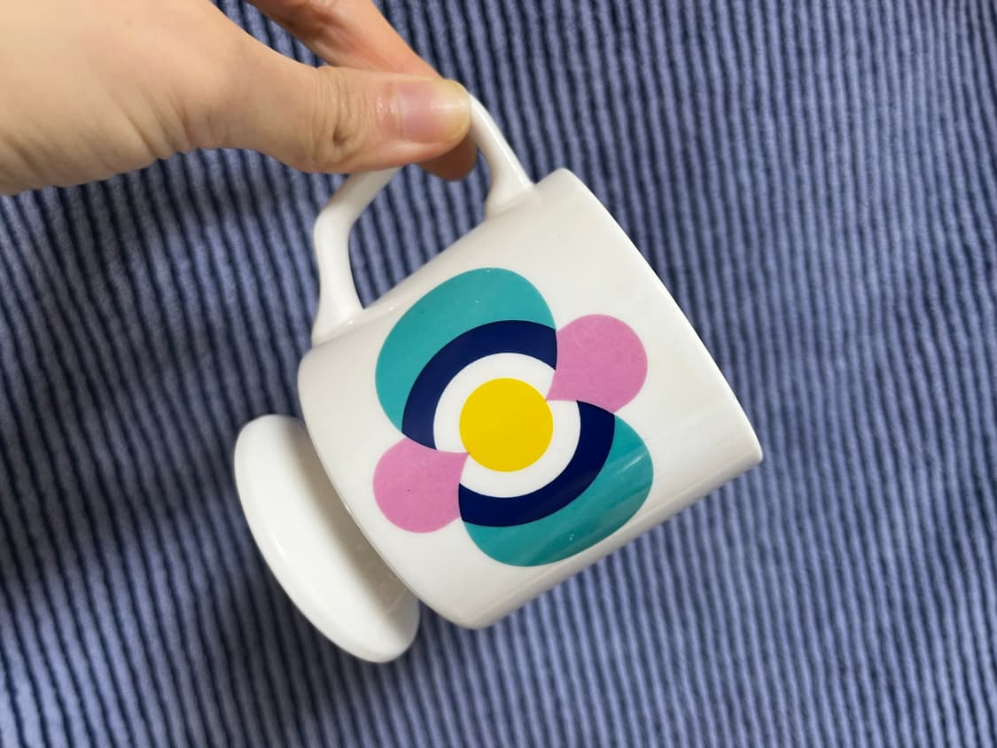 22kitchen 꽃무늬 머그컵 상품이미지1