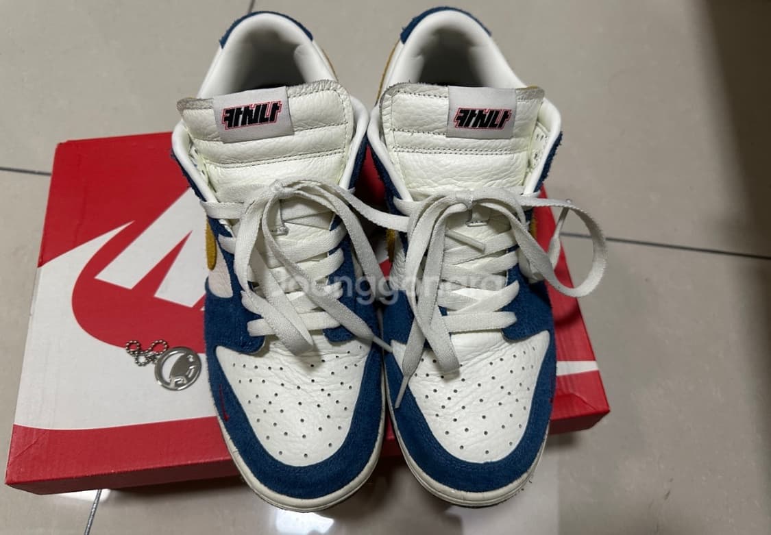 카시나 덩크 블루버스 260 팝니다 상품이미지2