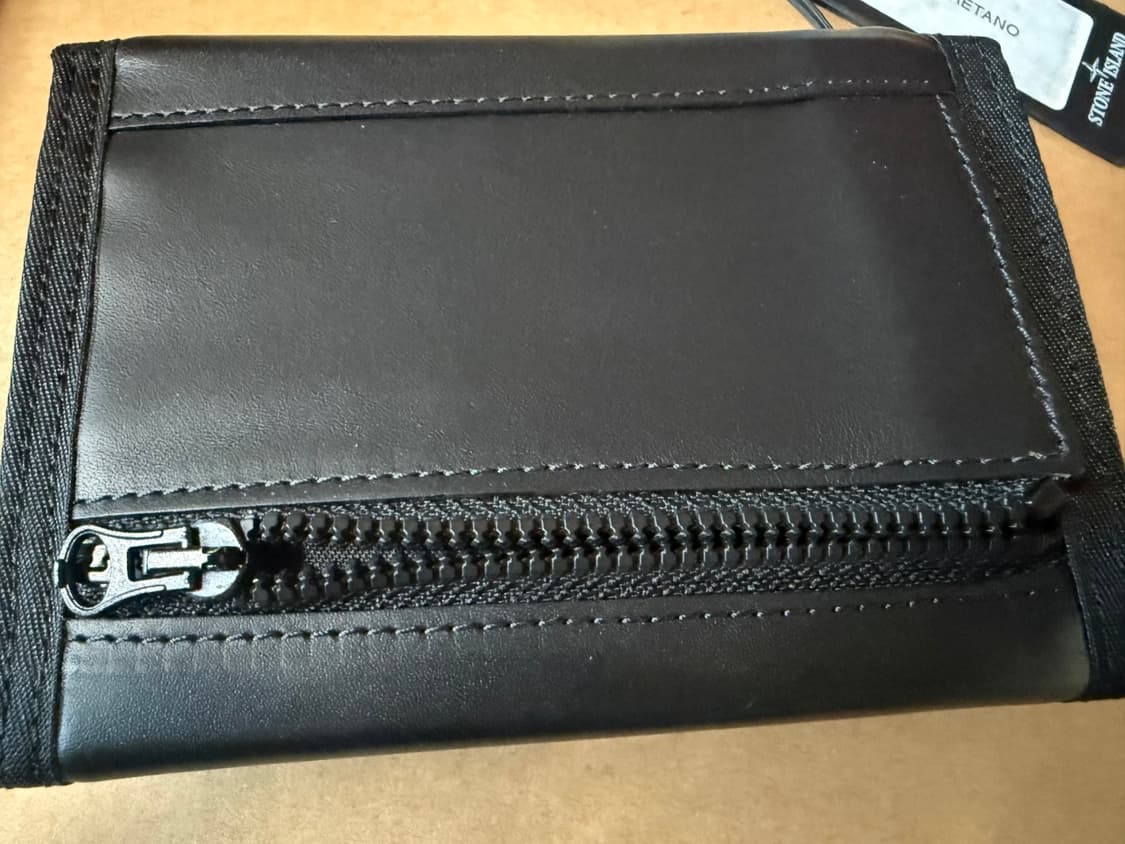스톤아일랜드 리플렉티브 패널 벨크로 소가죽 지갑 상품이미지6