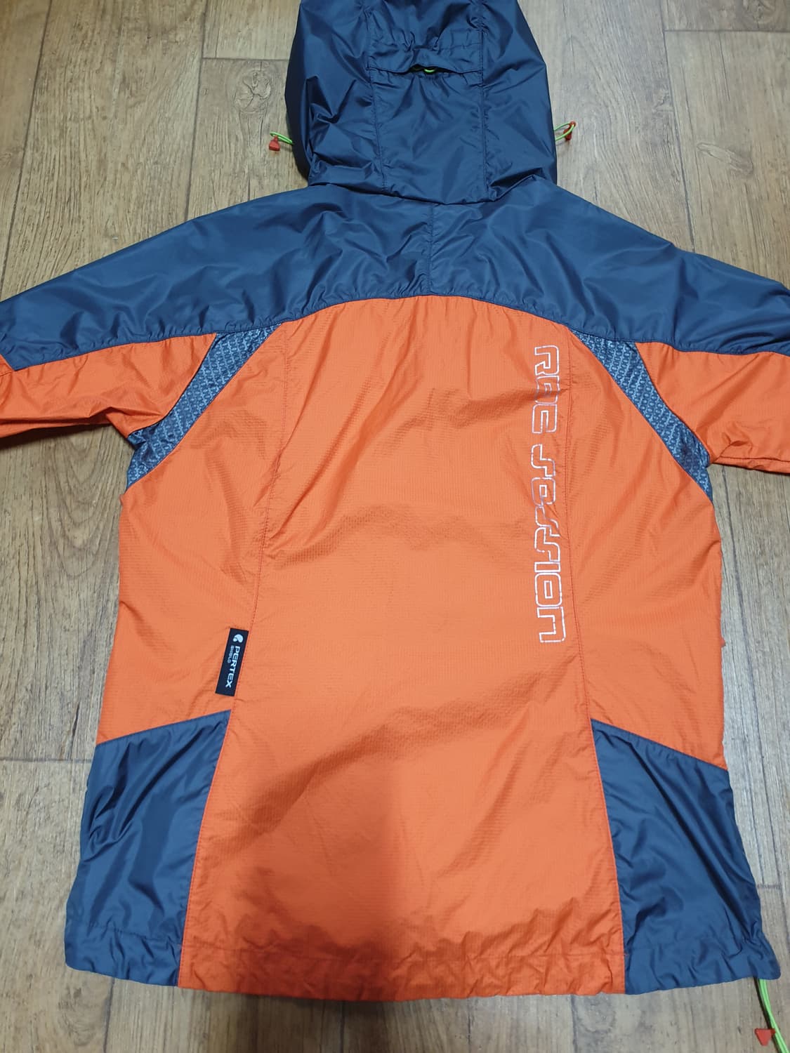 1051 밀레 아웃도어 바람막이 90 사이즈입니다 상품이미지5