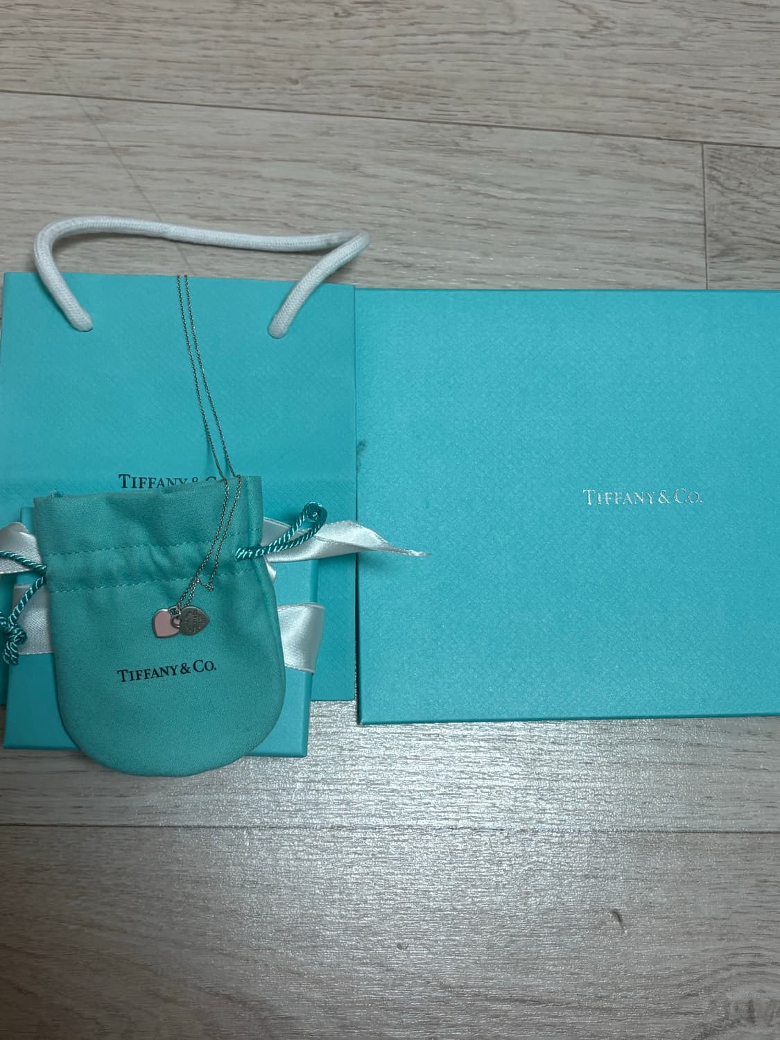 티파니앤코 핑크 더블 하트 목걸이 거의 새제품 상품이미지2