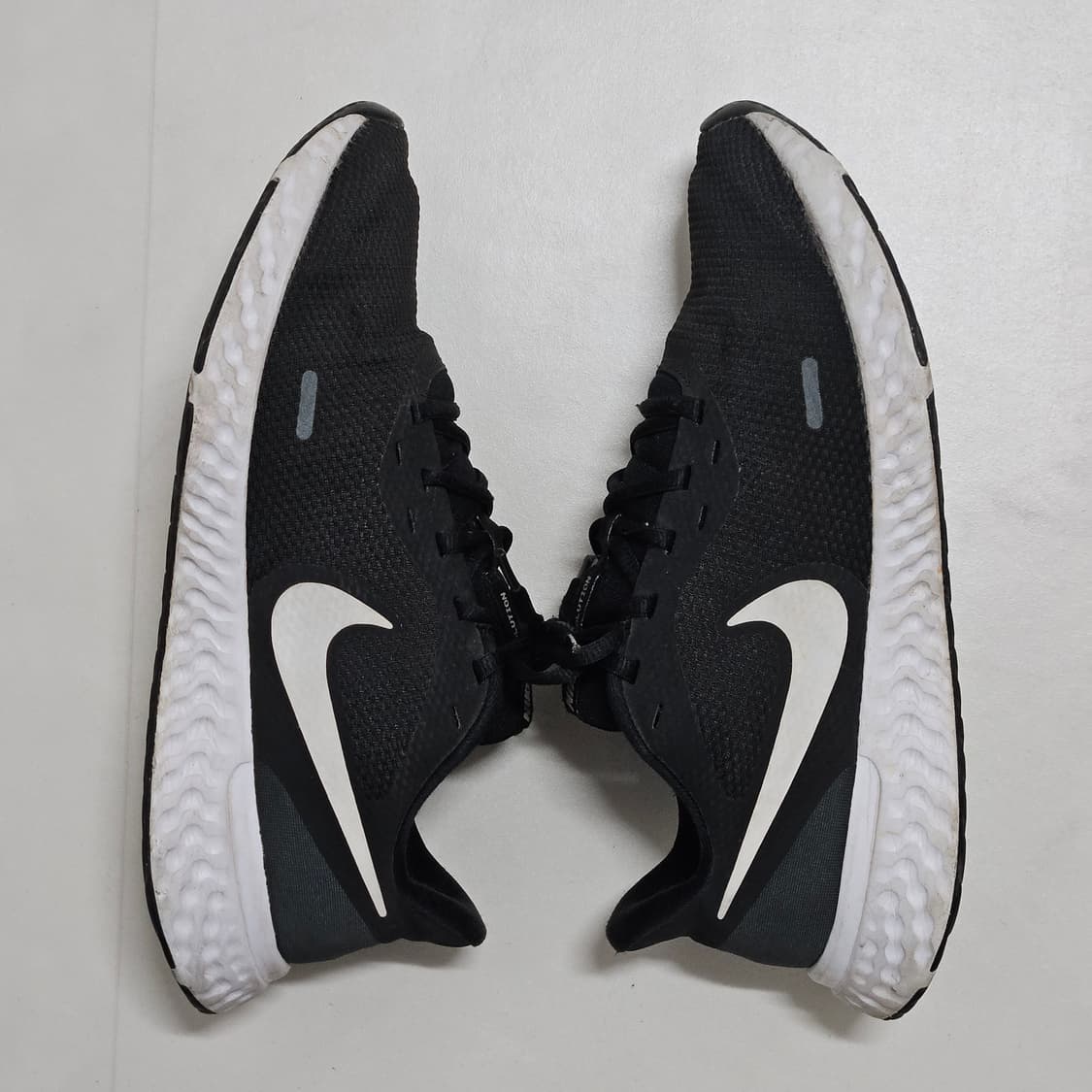 나이키 레볼루션 5 검흰 운동화 280 상품이미지5