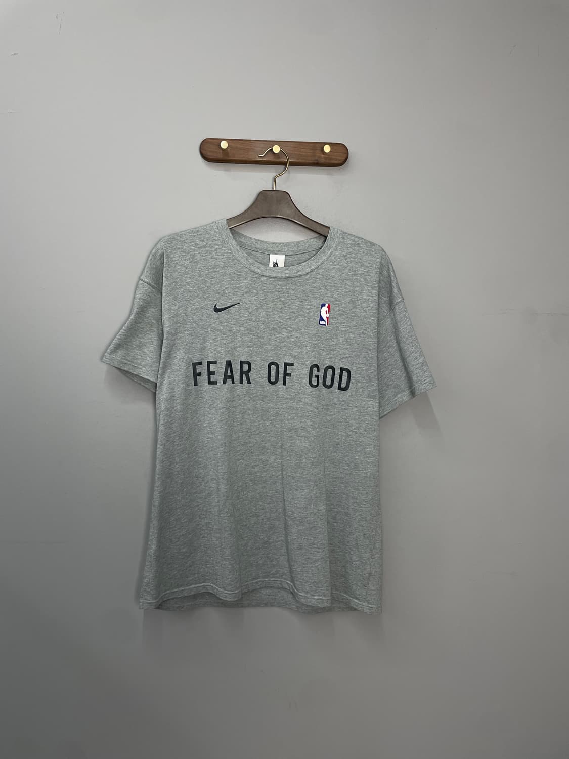 나이키 x 피어오브갓 웜업 그레이 반팔 H1695 상품이미지2
