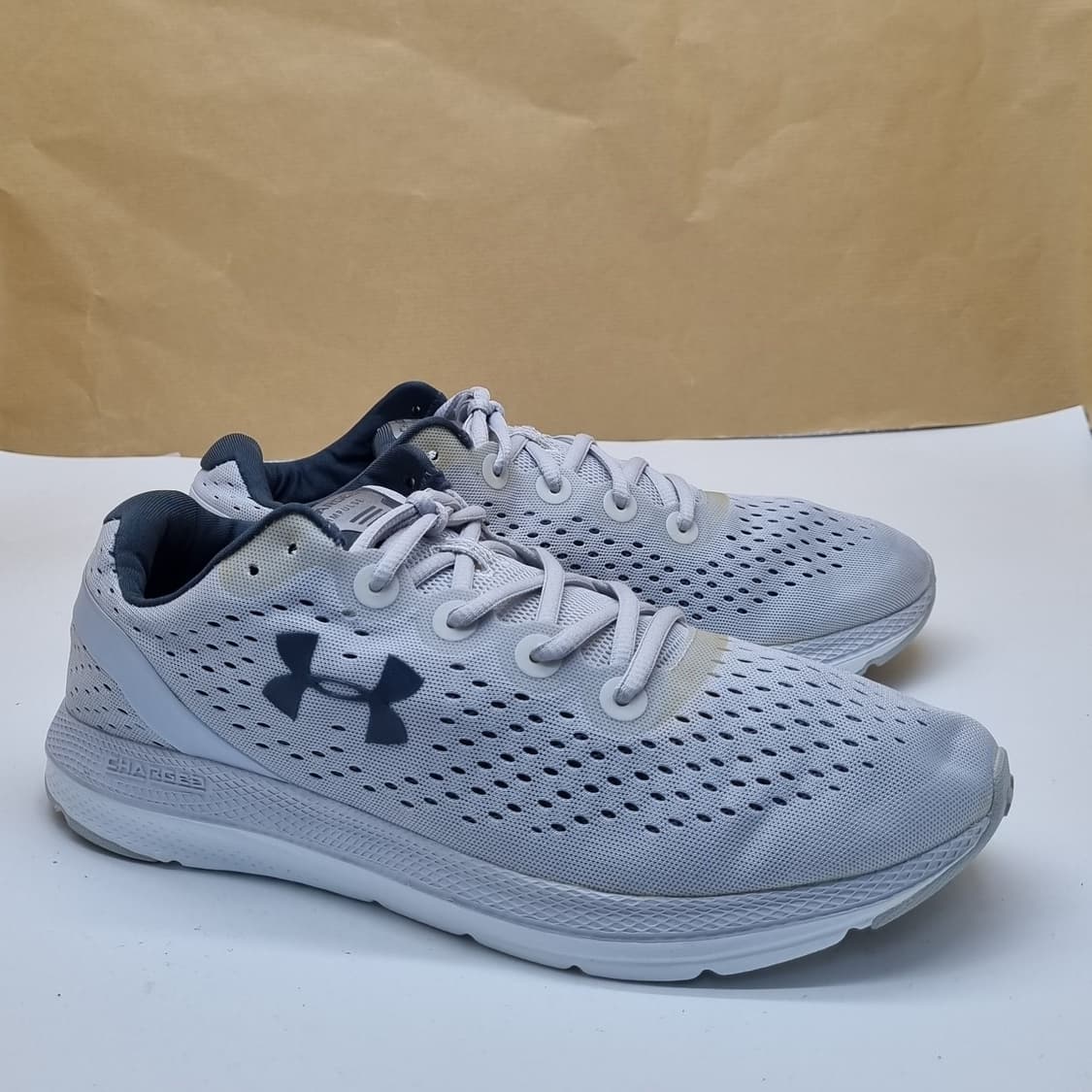 언더아머 차지드 임펄스 남성런닝화275. 상품이미지1