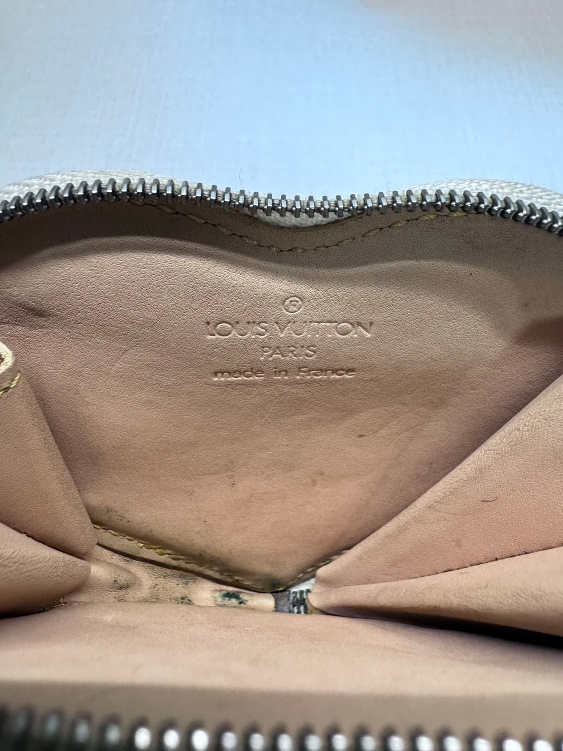 루이비통 무라카미 멀티컬러 하트 지갑 상품이미지5