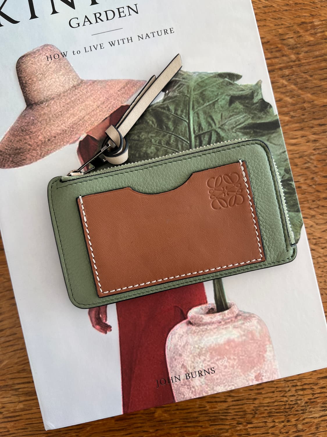 로에베 카프스킨 코인 카드 홀더 (로즈마리/탠) 상품이미지1