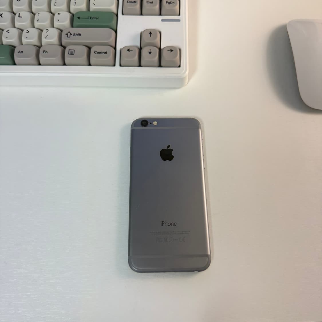 아이폰6 스페이스그레이 16G 상태좋음 배터리100 상품이미지2