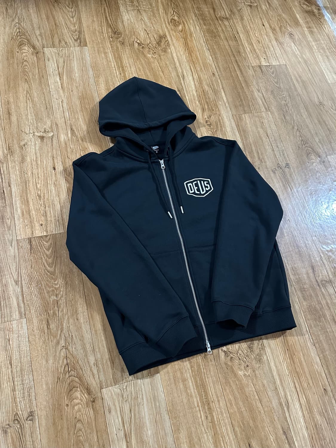 데우스 엑스 마키나 컬리지 어드레스 후드 집업 블랙 (m) 상품이미지1