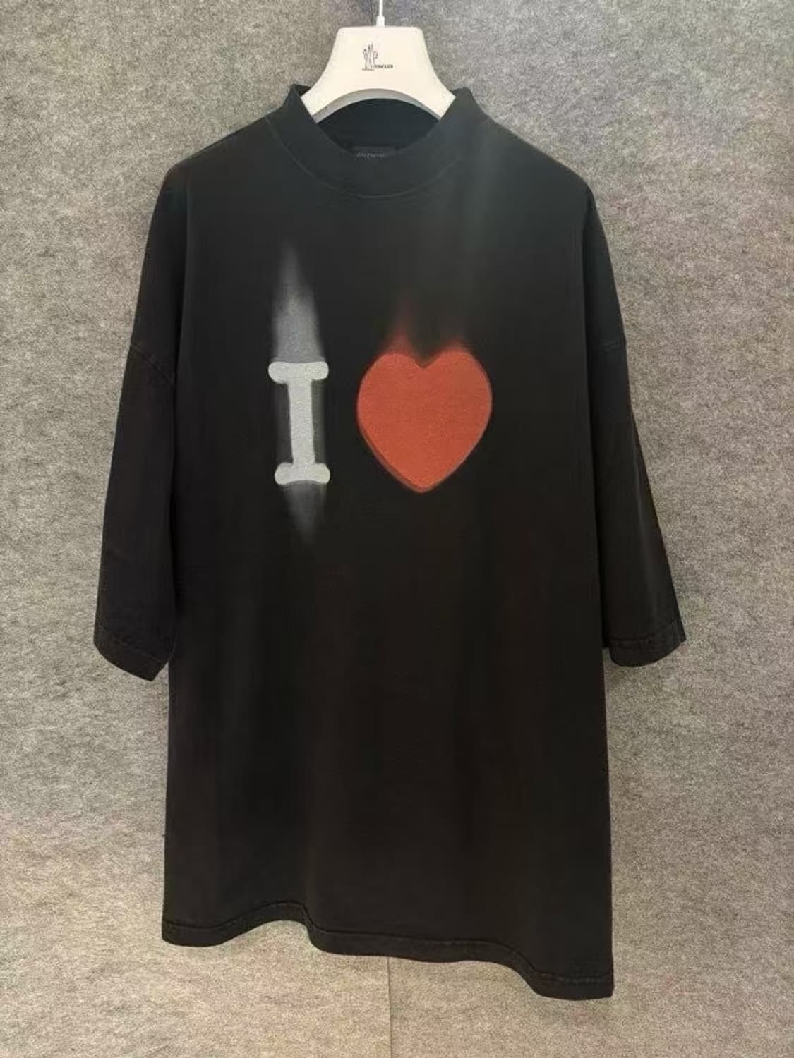 발렌시아가 발렌타인 리미티드 티셔츠 s 사이즈  상품이미지1