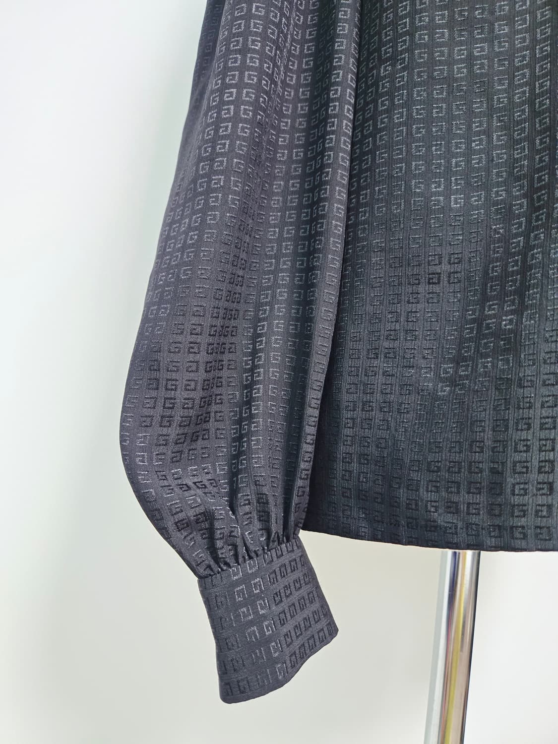 지방시 리본 블랙 로고플레이 블라우스 상품이미지6