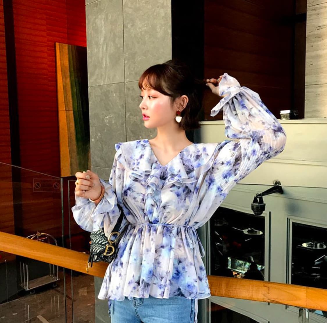 새상품 ) 임블리 로맨틱무드 프릴블라우스  상품이미지2