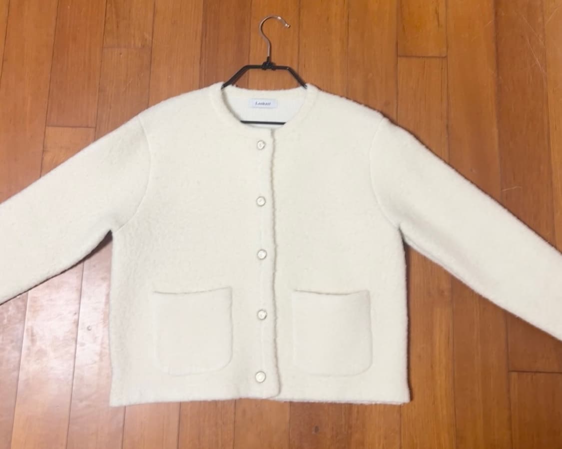 룩캐스트 화이트 퍼 가디건 상품이미지5