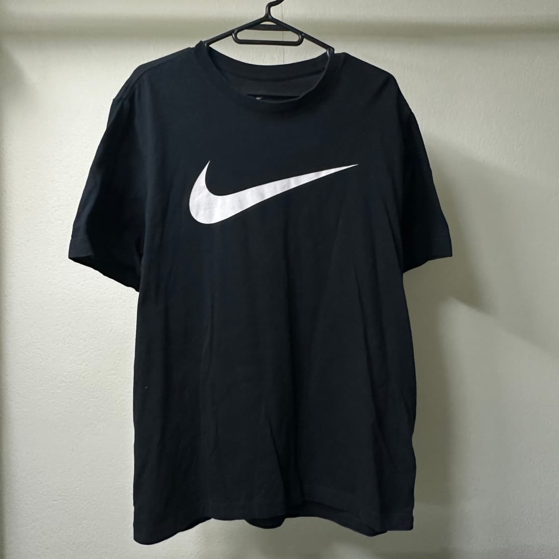 나이키 빅로고 블랙 반팔 상품이미지1