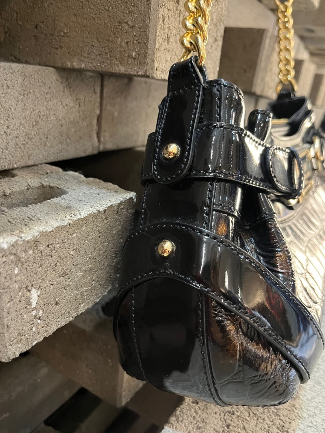 발렌시아가 크로커다일 엠보 숄더 백 상품이미지4