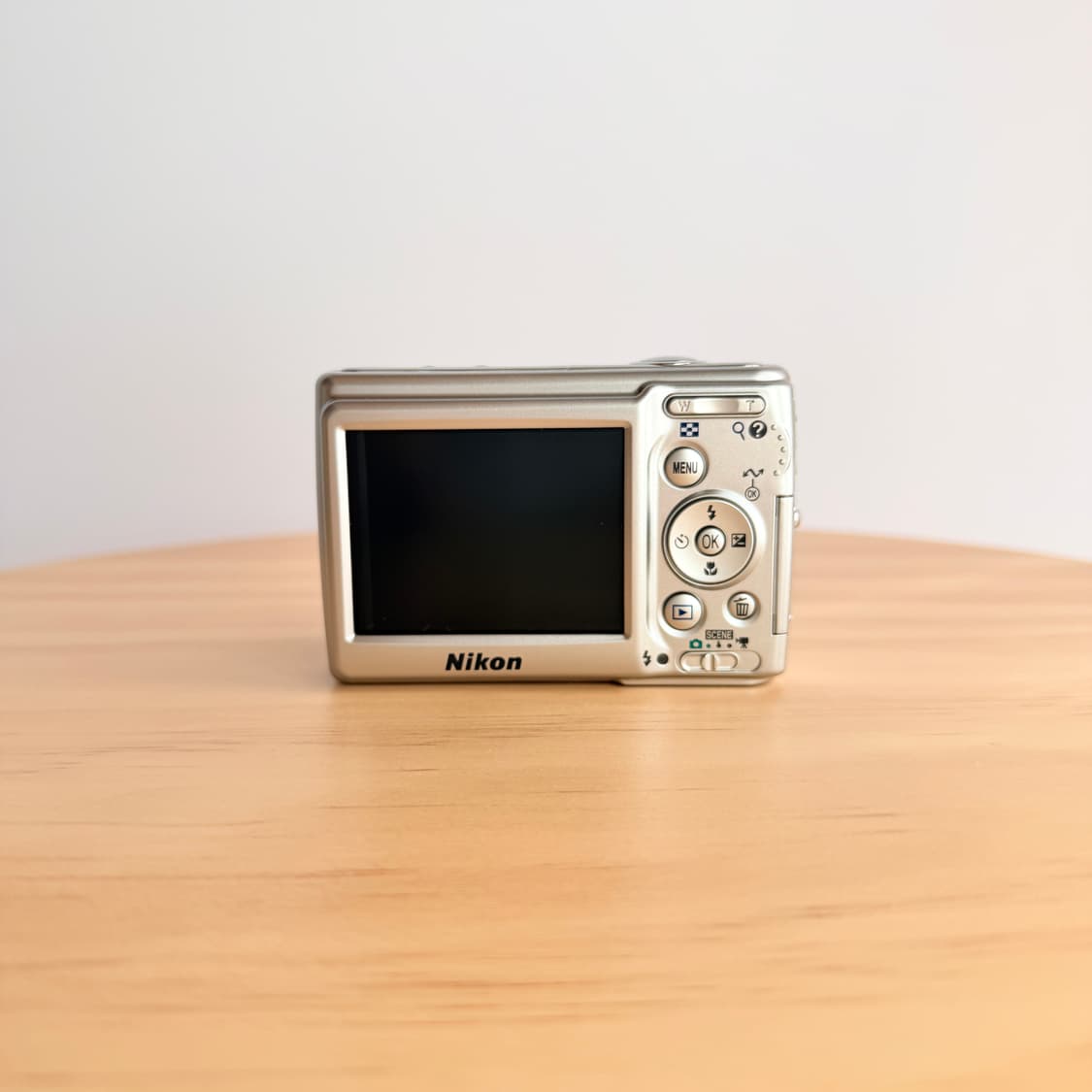 ✨민트급✨ Nikon COOLPIX  니콘 쿨픽스 L12 클래식 실버🤍 상품이미지4