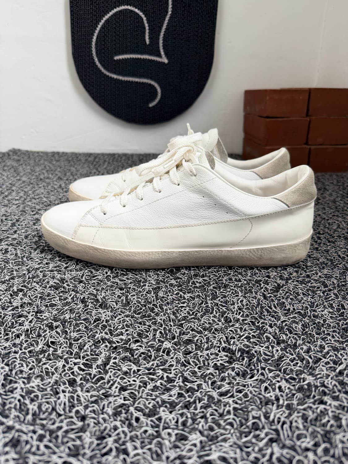 제누이오(GENUIO) 루체 화이트 레더 스니커즈 상품이미지1