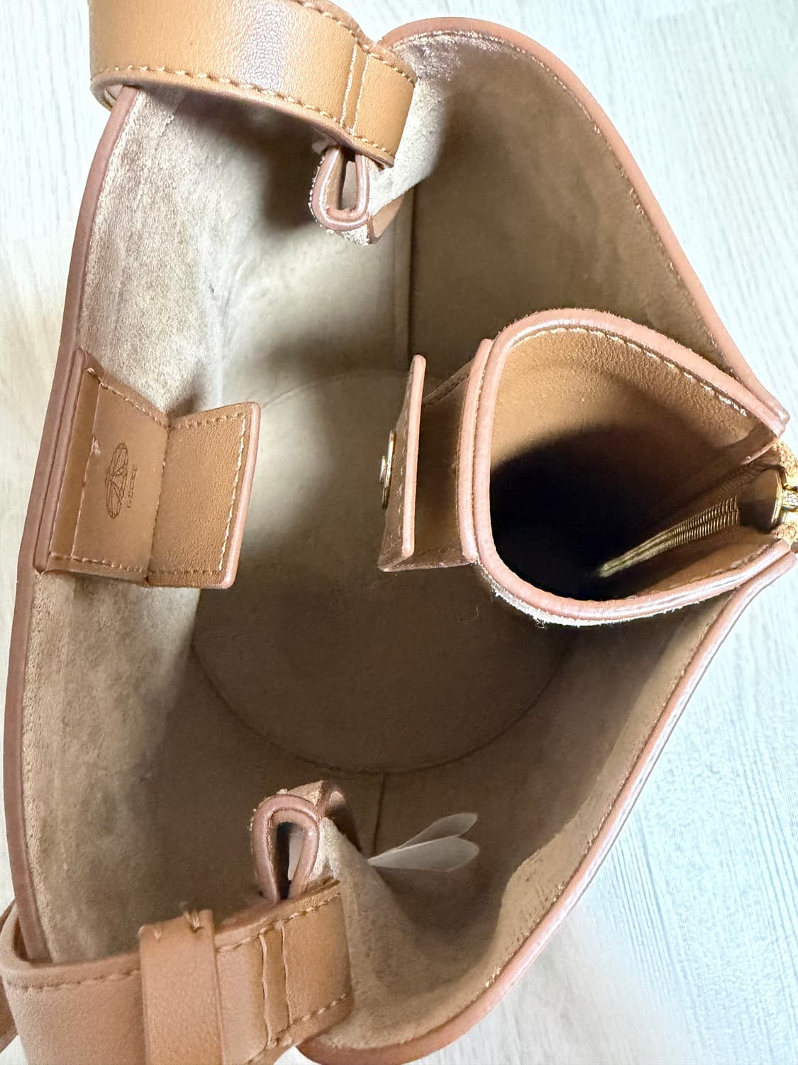 덱케 브라운 숄더백 하프백 상품이미지2