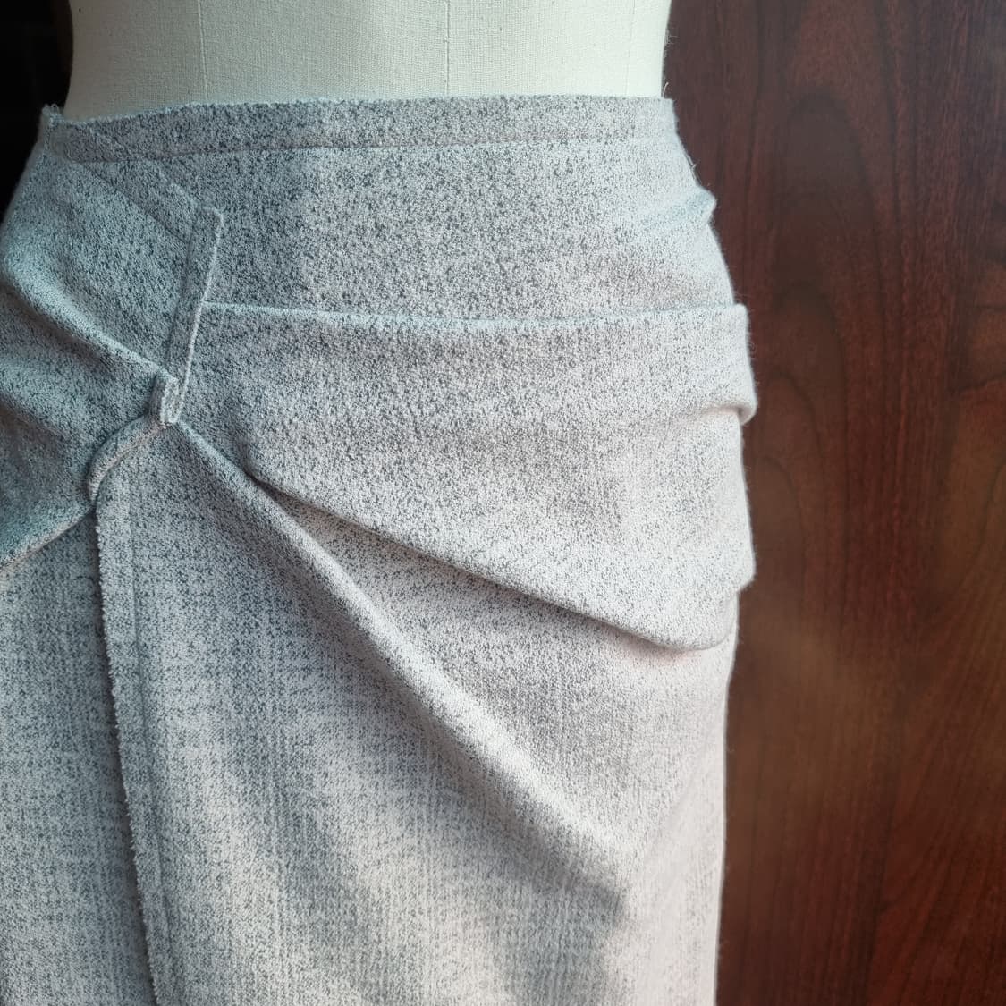 한섬 MINE 마인 울35혼방 이태리원단 스커트 (26인치) 상태완벽 상품이미지6